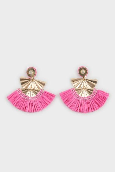 Boucles d’oreilles dorées avec détail en paille rose pour femme