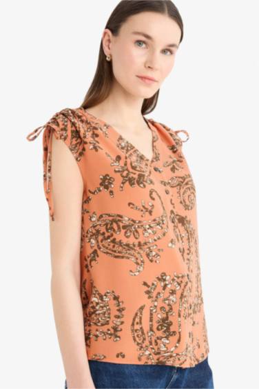 Chemise imprimée à col en V et manches courtes Coupe régulière