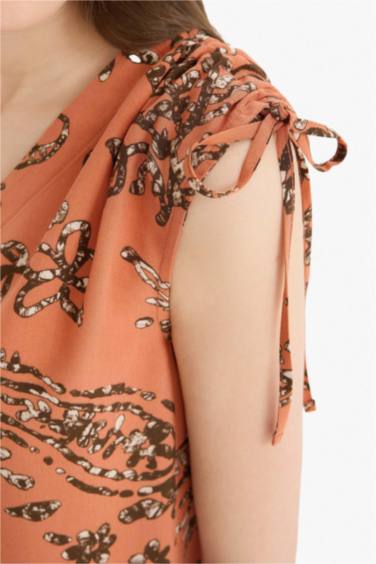 Chemise imprimée à col en V et manches courtes Coupe régulière