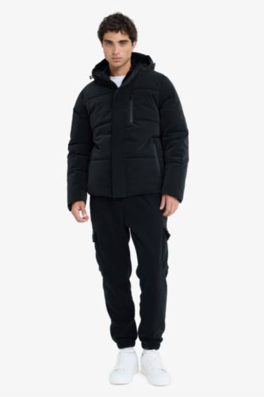 Su İtici Regular Fit Kapüşonlu Astarlı İç Cepli Fermuarlı Cepli Mont