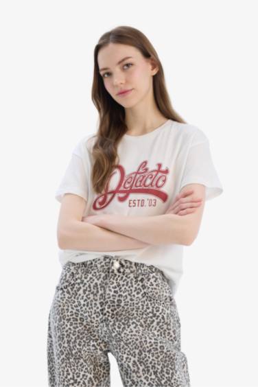 تيشيرت نص ردن مطبوع بياخة مستديرة وقصة عادية