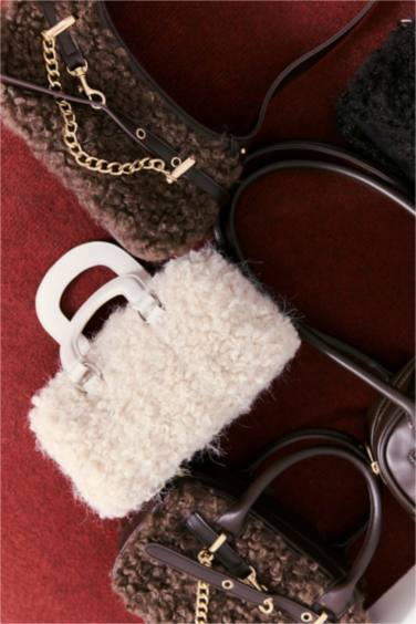 Kadın Pelüş Çapraz Çanta