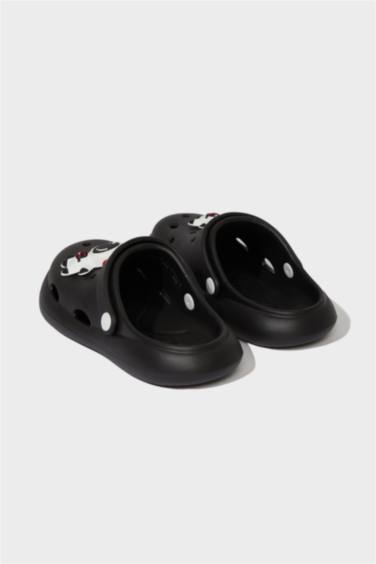 شبشب ولادي بكعب سميك