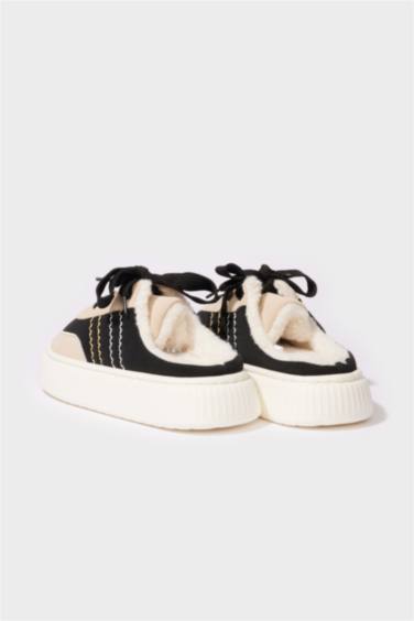 Woman Flat Sole Home Slippers