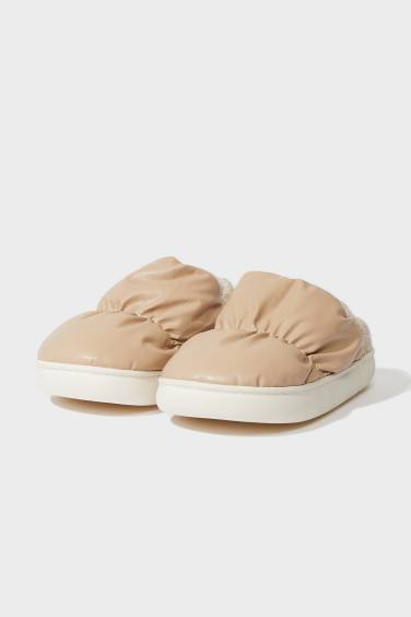 Woman Flat Sole Home Boots