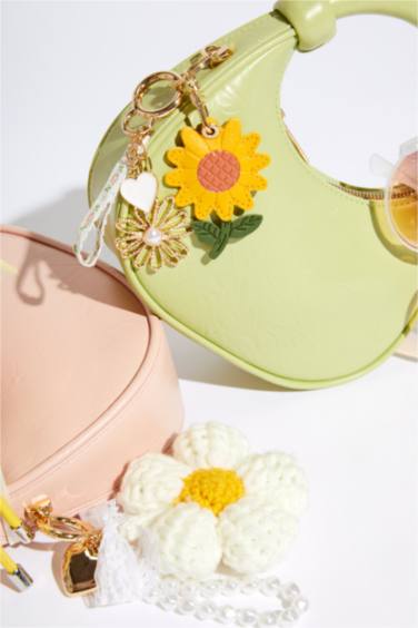 Porte-clés marguerite et charms pour femme