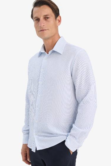 Chemise à manches longues en tissu froissé Coupe modern fit