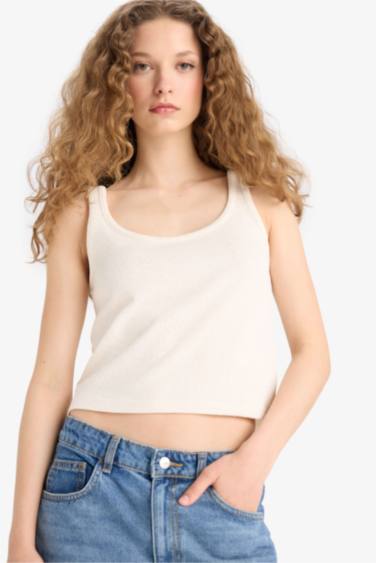 كيمونه ابيض ذو مظهرتريكو قصة فضفاضة