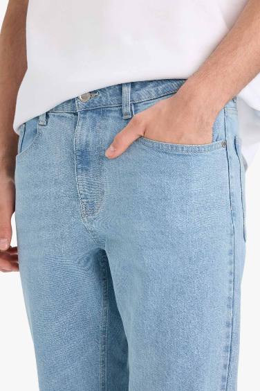 Slim Tapered Straight Leg Jeans