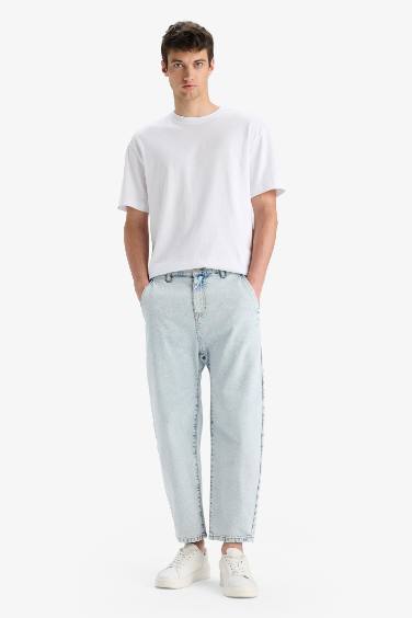 Relaxed Slouchy Fit Straight Leg Washed Jeans