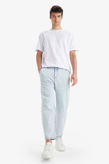 Relaxed Slouchy Fit Straight Leg Washed Jeans