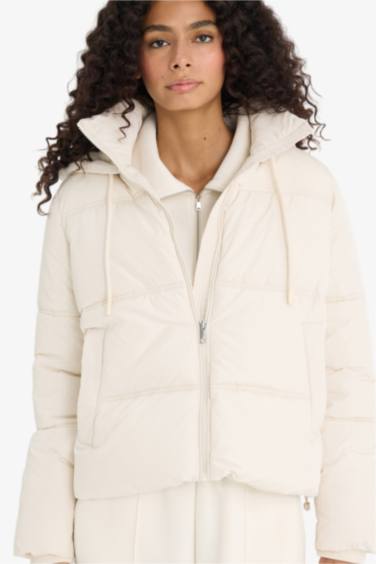 бас киімді Пальто