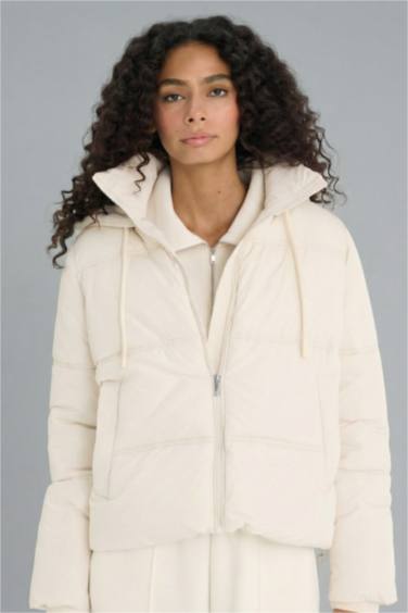 бас киімді Пальто