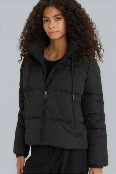 Regular Fit Kapüşonlu Fermuarlı Şişme Mont