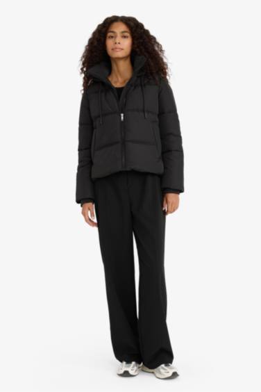 Regular Fit пуховик с капюшоном и молнией