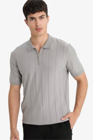 Standart Fit Polo Yaka Yarım Fermuarlı Triko Kısa Kollu Tişört