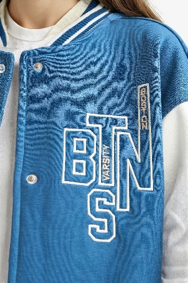 سترة بطبعة شعار قماش سميك اوفر سايز بومبر