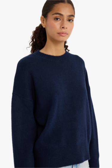 Трикотажный свитер Oversize с круглым вырезом