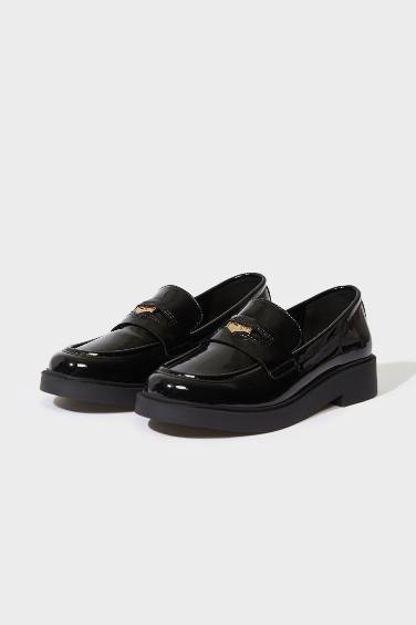 Woman Flat Heel Faux Leather Loafer Shoes