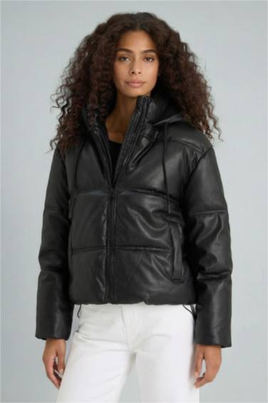 Regular Fıt Kapüşonlu Polar Astarlı Suni Deri Mont