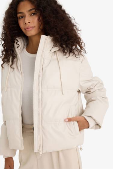 Doudoune en similicuir à capuche avec doublure polaire Coupe régulière