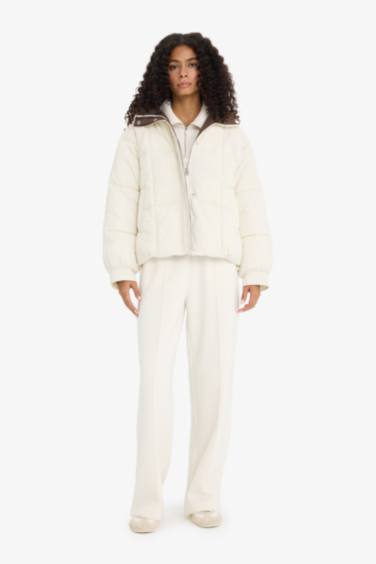 Regular Fit Kapüşonlu Fermuarlı Kısa Şişme Mont