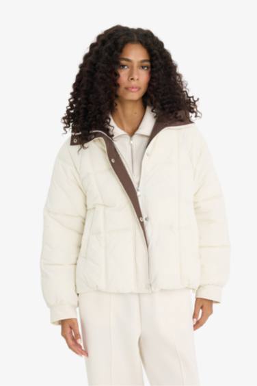 Regular Fit Kapüşonlu Fermuarlı Kısa Şişme Mont