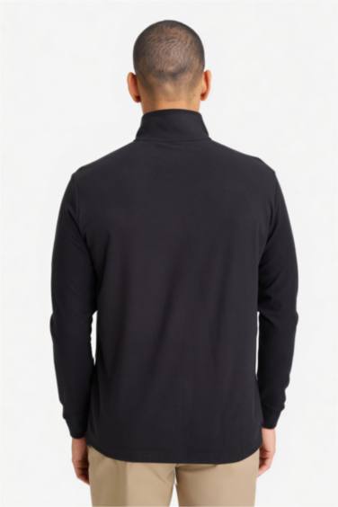 Standard Fit Long Sleeve Sweatshirt