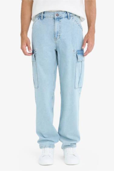 Relax Fit Straight Leg Cargo Jeans