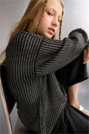 Свитер с круглым вырезом для девочек