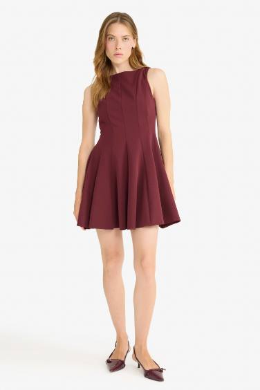 فستان قصير احمر كت بياقة عريضة