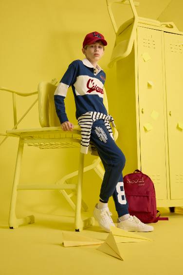 Pantalon de survêtement à taille élastique avec imprimé pour garçon