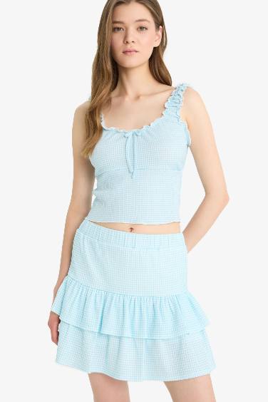 Fitted Textured Sleeveless Blouse