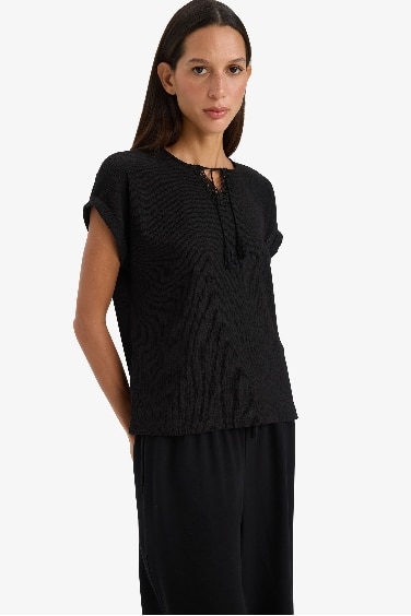 تيشيرت نص ردن وافل بياخة مستديرة