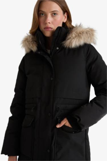 Su Geçirmez Relax Fit Kapüşonlu Parka