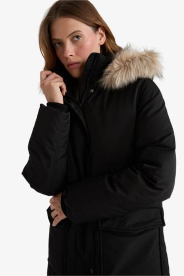 Su Geçirmez Relax Fit Kapüşonlu Parka