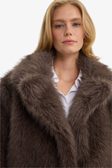 Veste en fausse fourrure marron Coupe régulière