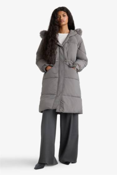 Su Geçirmez Regular Fit Kapüşonlu Fermuarlı Parka