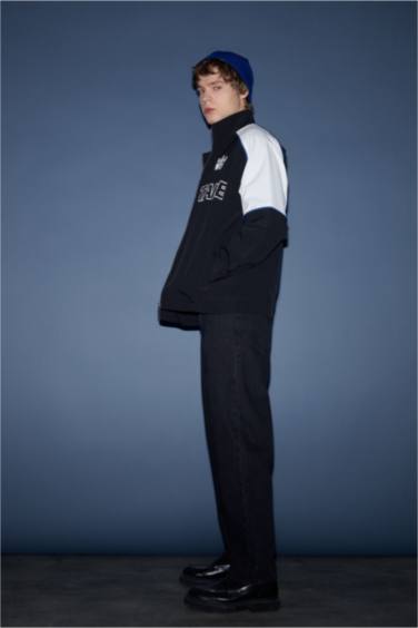 Baggy Fit Wide Leg Jeans