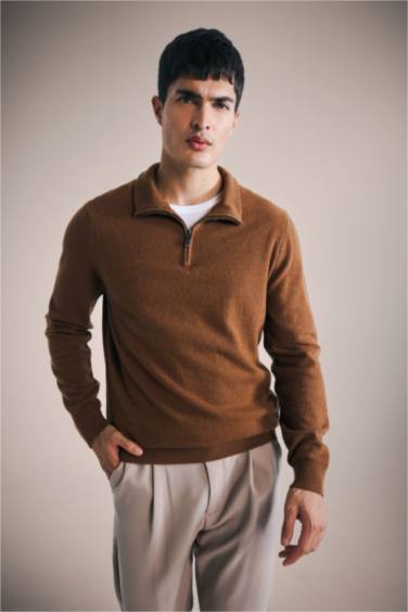 Standard Fit Turtleneck Knitwear Pullover