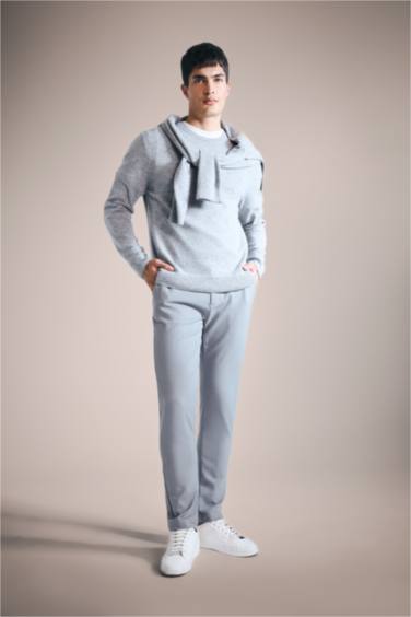 بلوز تريكو قصة عادية بياخة مستديرة