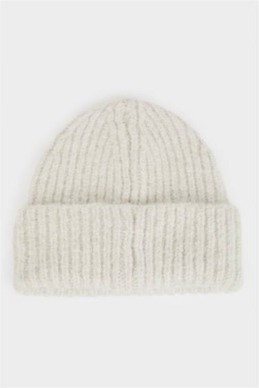 ايس كاب حريمي مطرز