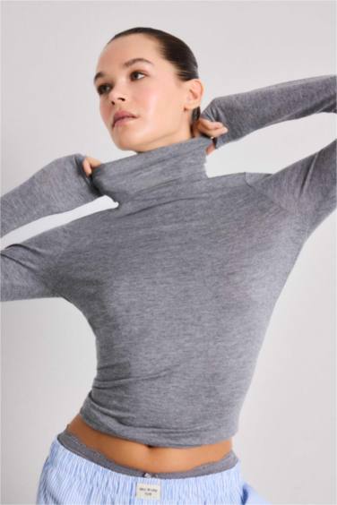 بلوزة بيزك ردن طويل من مودال بياقة مستديرة من Fall in Love