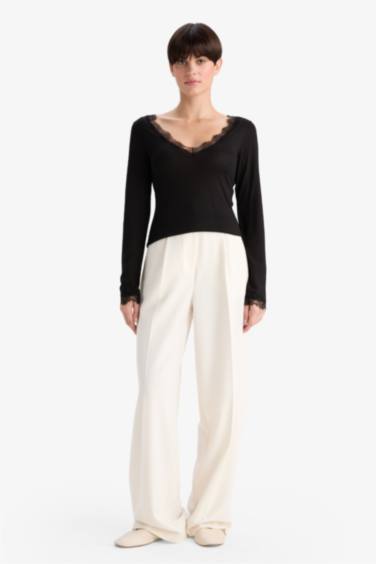 بلوزة بيجاما دانتيل محكم ملمس ناعم من Fall in Love