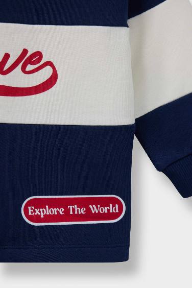 سويت شيرت بيبي ولادي بطبعة شعار قصة عادية