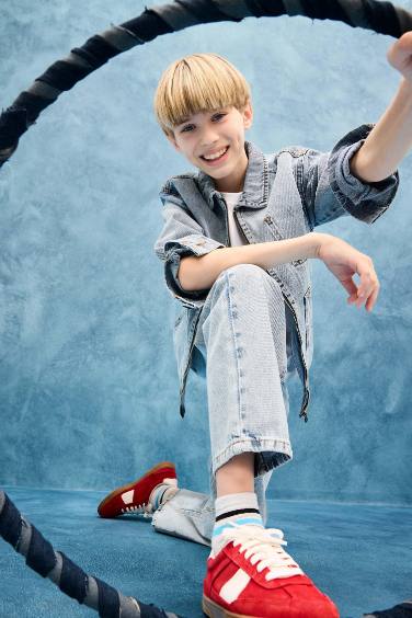 Boy Loose Fit Straight Leg Jeans