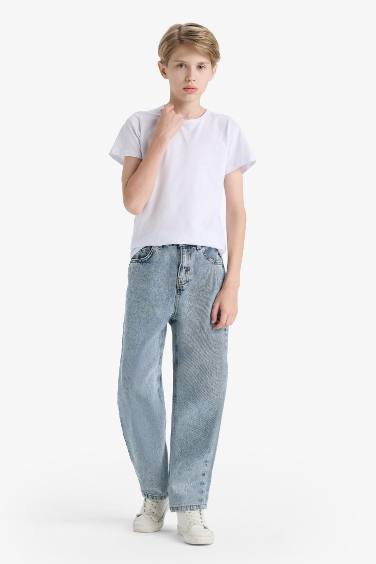 Boy Loose Fit Straight Leg Jeans