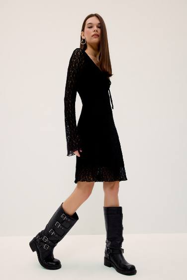 V Yaka Dantel Uzun Kollu Mini Elbise