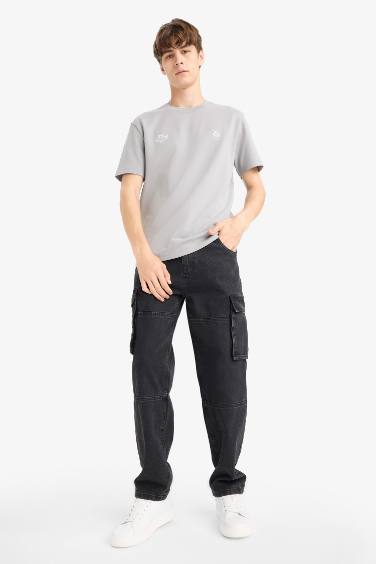 تيشيرت رمادي نص كم قصة عادية برقبة مستديرة