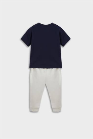 سيت بيبي ولادي تيشيرت وبنطلون بجامة بطبعة شعار قصة عادية - قطعتين